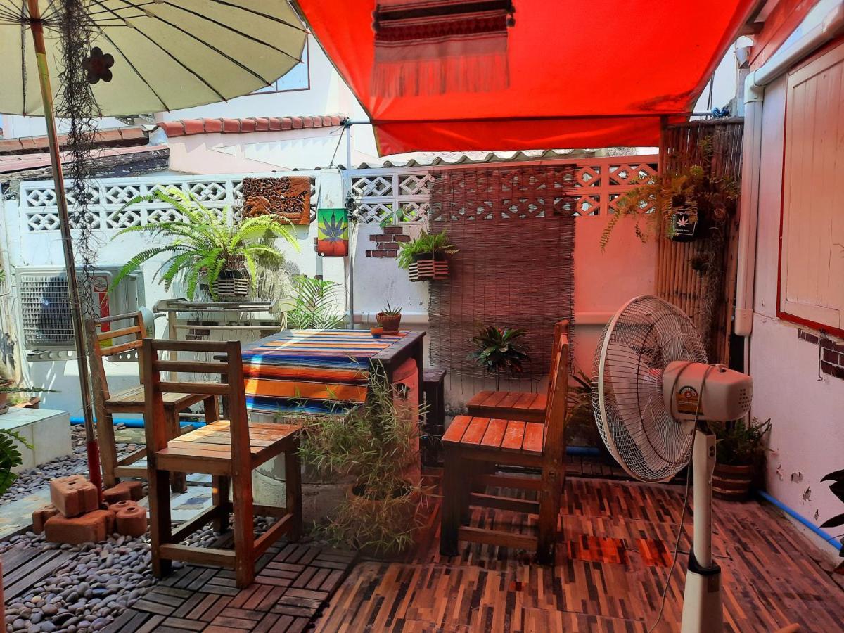 Thaimex Cafe & Homestay Backpackers- Adults Only Prachuap Khiri Khan Luaran gambar